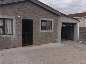 2 Bed House in Philippi