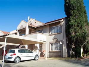 2 Bed Townhouse in Rewlatch