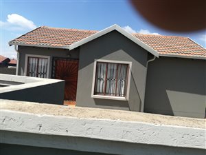 3 Bed House in Roodekop