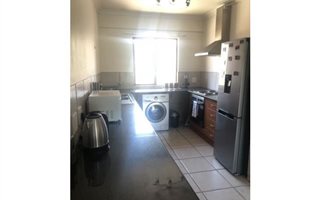 2 Bedroom Apartment in Roodepoort Central