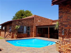 4 Bed House in Meyersdal