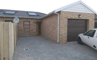 2 Bedroom Townhouse in Sherwood and surrounds