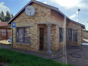 3 Bed House in Mandela View