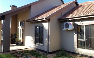 3 Bedroom Townhouse in Vanderbijlpark SE