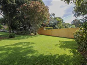 700 m² Land available in Riviera