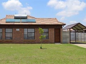 3 Bedroom House in Clayville