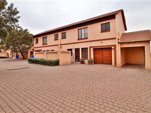 3 Bed Townhouse in Country View Estate