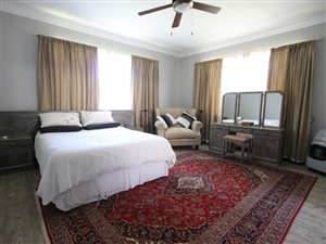 5 Bed House in Bronberrick