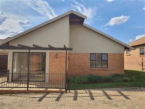 2 Bed Townhouse in Spitskop