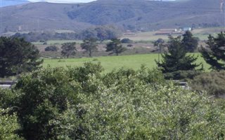 1026 m² Land available in Fraaiuitsig