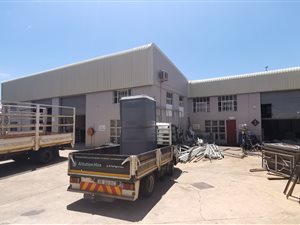 2630 m² Commercial space in Briardene
