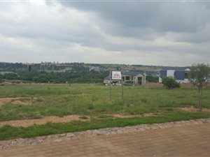 1011 m² Land available in Waterfall Country Estate