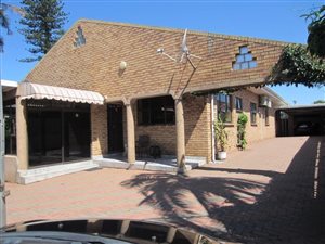 5 Bed House in Clare Hills