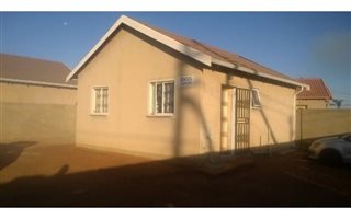 2 Bedroom House in Protea Glen