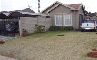 3 Bedroom Cluster in Kempton Park West