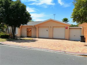 4 Bedroom House in Stellenberg