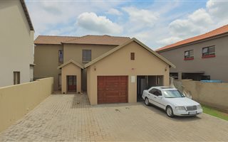 5 Bedroom Townhouse in Theresa Park