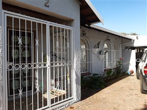 3 Bed House in Sherwood Gardens