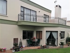 8 Bed House in Rooirivierrif