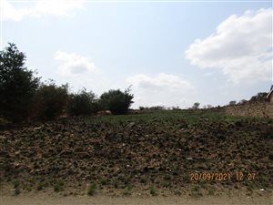 900 m² Land available in Vaaloewer