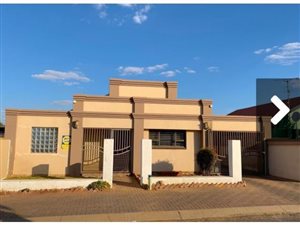 4 Bed House in Lenasia South
