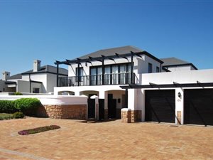 4 Bed House in Atlantic Beach Golf Estate