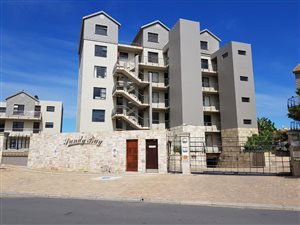 2 Bed Apartment in Bloubergstrand