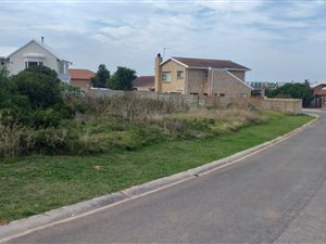 791 m² Land available in Outeniqua Strand