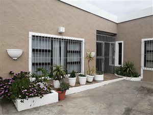 3 Bed House in Grassy Park