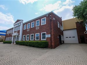 900 m² Industrial space in Linbro Park