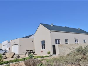 3 Bed House in Laguna Sands
