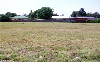 1645 m² Land available in Daggafontein