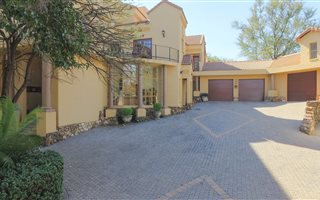 6100 m² Land available in Raslouw