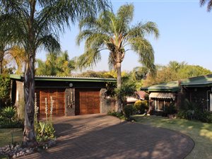 4 Bed House in Schuinshoogte