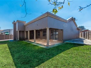 4 Bed House in Witpoortjie