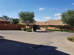 2 Bedroom Townhouse in Hazeldean (Silverlakes Surroundings)