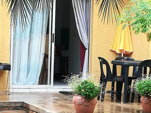 1 Bed Garden Cottage in Brackendowns