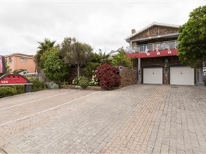 5 Bed House in Kleinmond