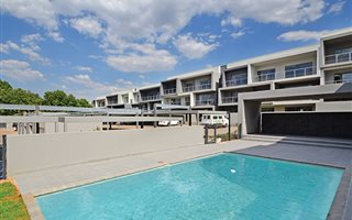 3 Bedroom Apartment in Oaklands