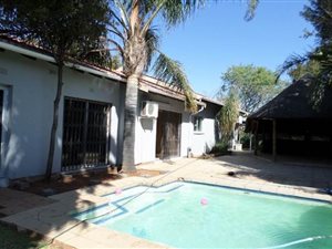 154 m² Commercial space in Brackenhurst