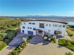 13 ha Farm in Brenton on Sea