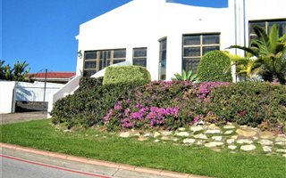 5 Bedroom House in Malabar