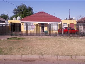 6 Bed House in Vereeniging Central