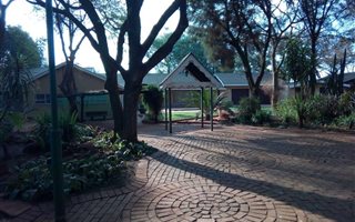4 Bedroom House in Kameeldrift East