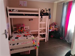 7 Bed House in Charlesville
