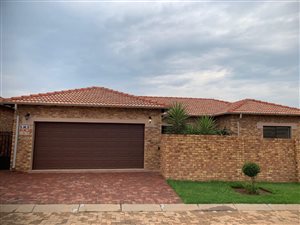 3 Bed House in Jansen Park