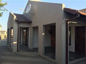 4 Bed House in Embalenhle