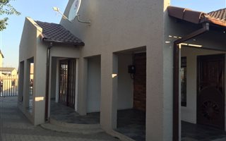 4 Bedroom House in Embalenhle