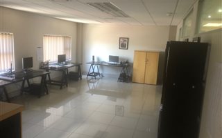 181 m² Office Space in Bedfordview