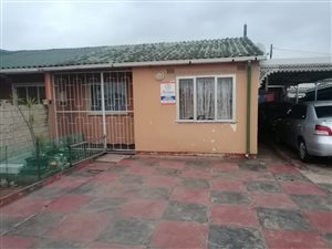 2 Bed House in Trenance Manor